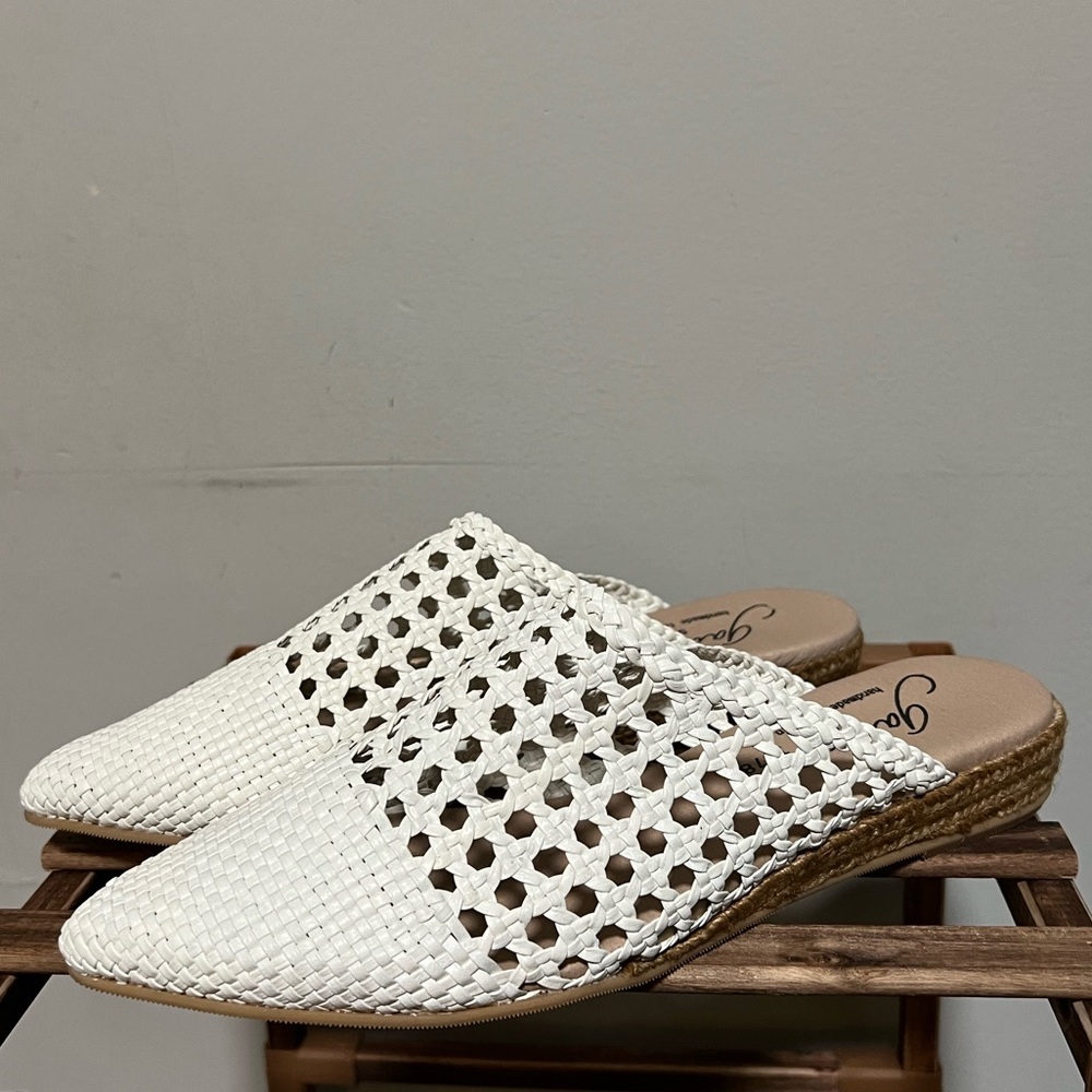 Woven Pointed-Toe White Mules